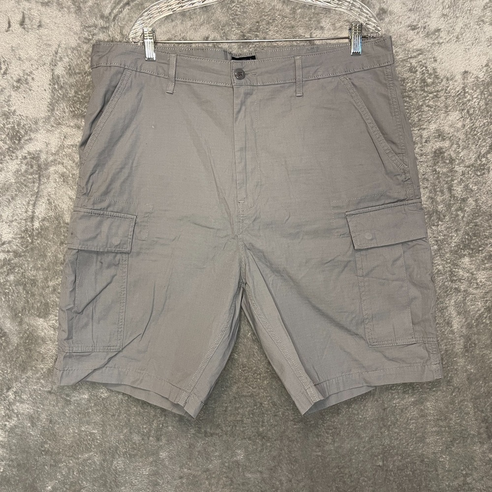 Levis Men High Rise Ripstop Carrier Cargo 9.5" Inseam Loose Baggy Fit Shorts 38*